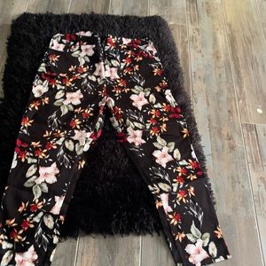 3xl black pants with floral pattern